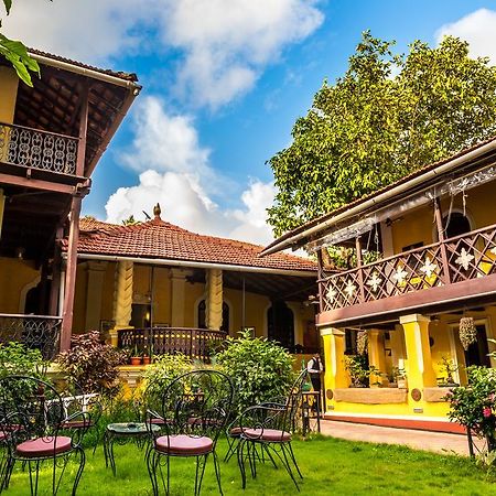 Casa Menezes - A Heritage Goan Homestay แบมโบลิม ภายนอก รูปภาพ