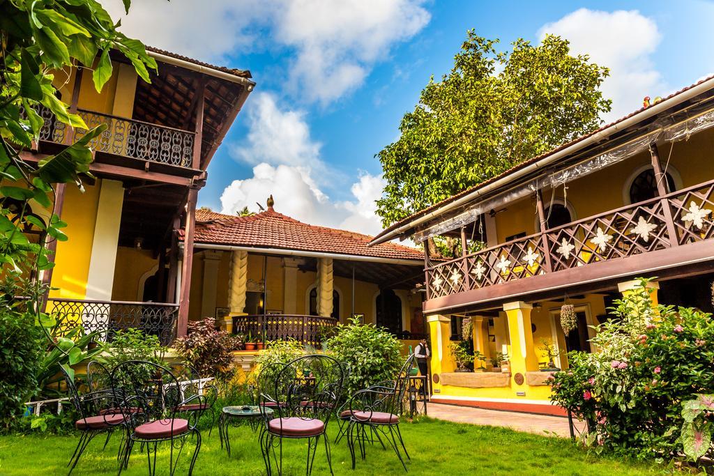 Casa Menezes - A Heritage Goan Homestay แบมโบลิม ภายนอก รูปภาพ