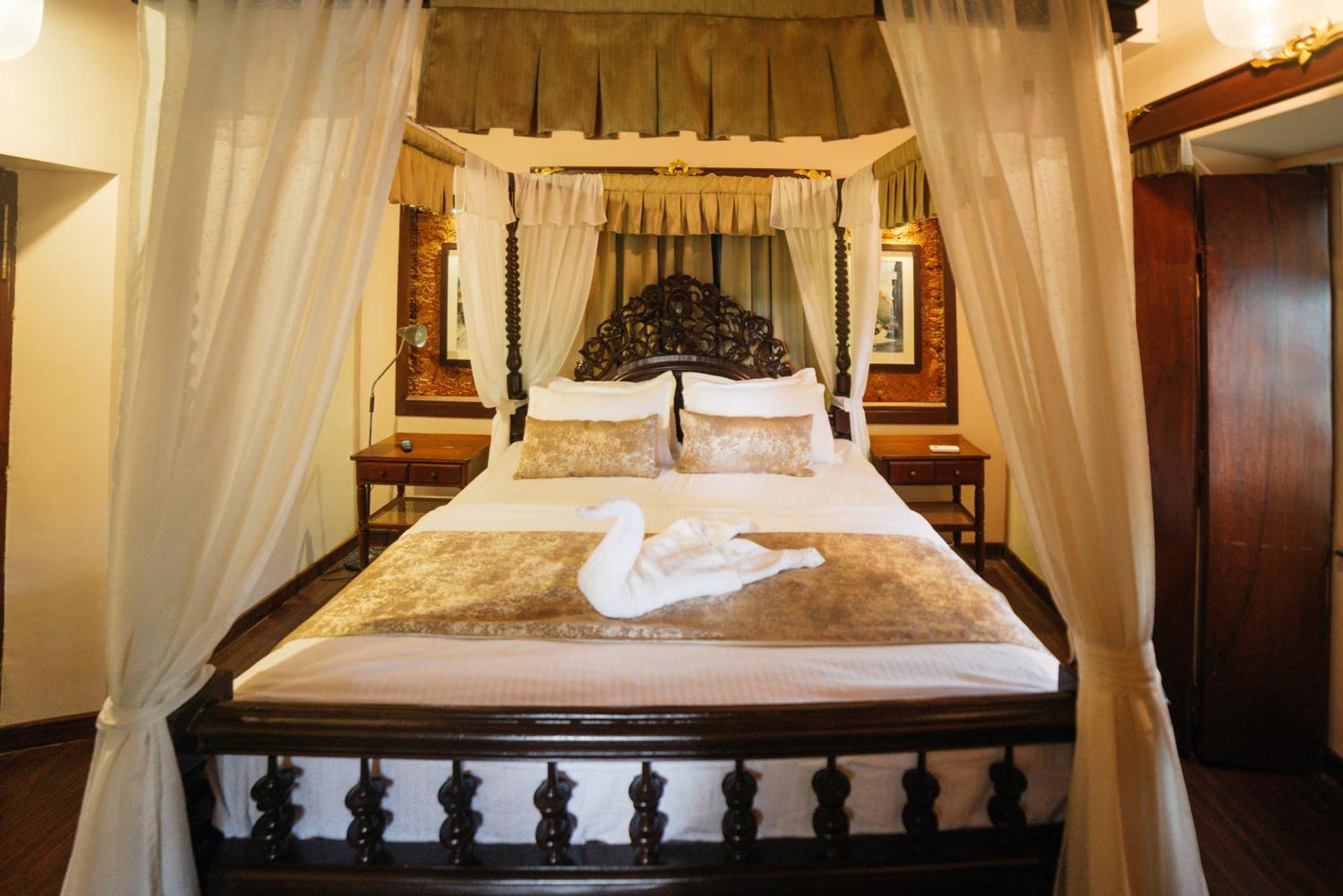 Casa Menezes - A Heritage Goan Homestay แบมโบลิม ภายนอก รูปภาพ