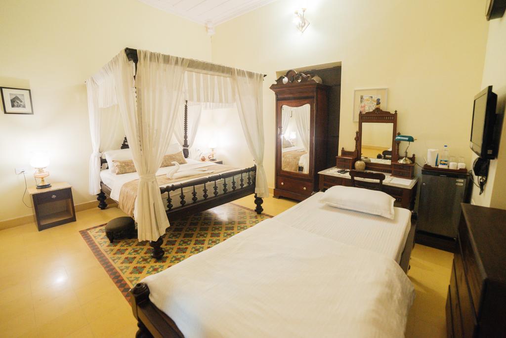 Casa Menezes - A Heritage Goan Homestay แบมโบลิม ภายนอก รูปภาพ