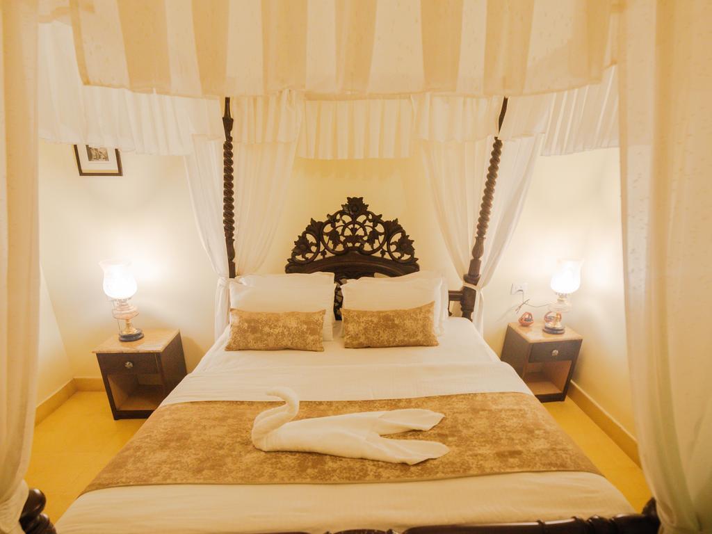 Casa Menezes - A Heritage Goan Homestay แบมโบลิม ภายนอก รูปภาพ