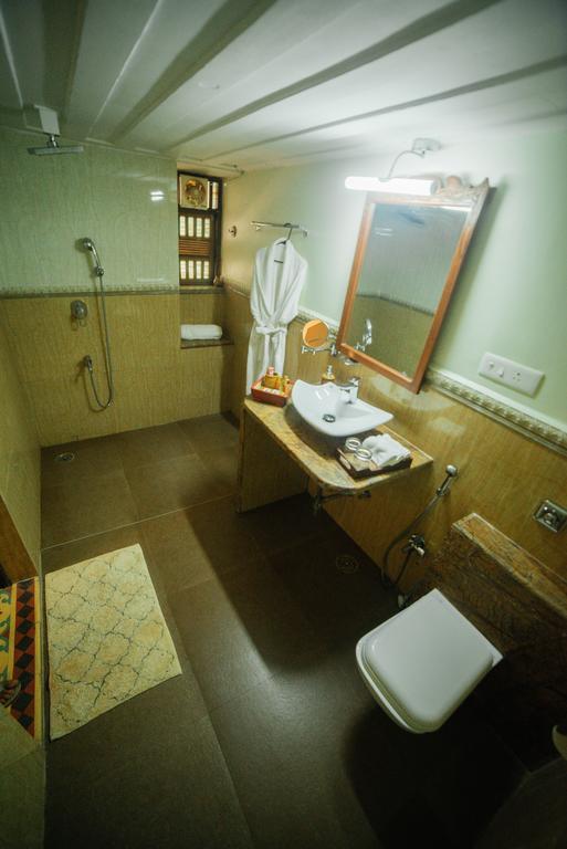 Casa Menezes - A Heritage Goan Homestay แบมโบลิม ภายนอก รูปภาพ