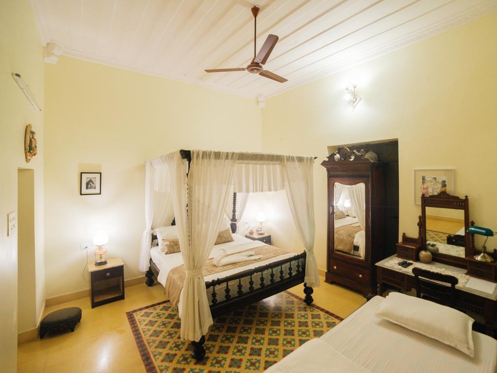 Casa Menezes - A Heritage Goan Homestay แบมโบลิม ภายนอก รูปภาพ