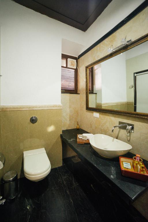 Casa Menezes - A Heritage Goan Homestay แบมโบลิม ภายนอก รูปภาพ