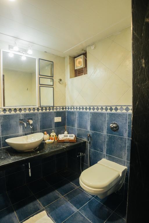 Casa Menezes - A Heritage Goan Homestay แบมโบลิม ภายนอก รูปภาพ
