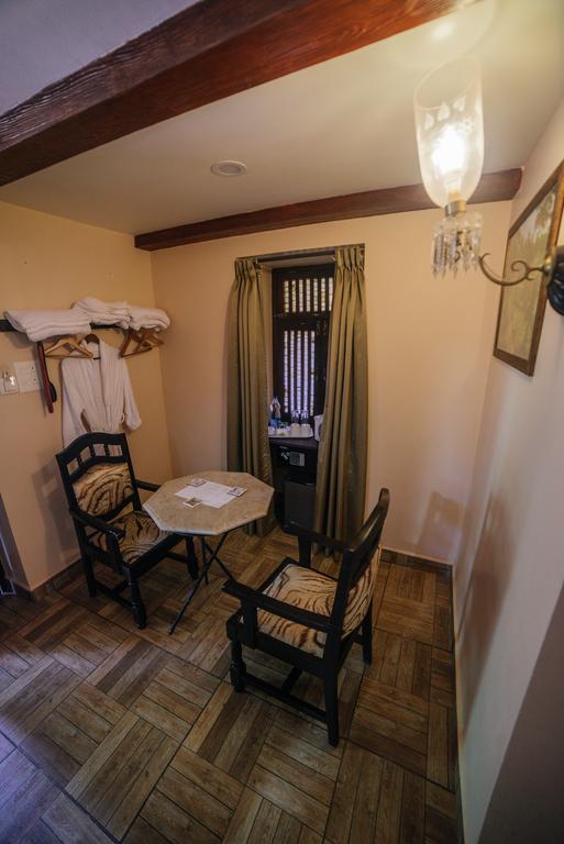 Casa Menezes - A Heritage Goan Homestay แบมโบลิม ภายนอก รูปภาพ