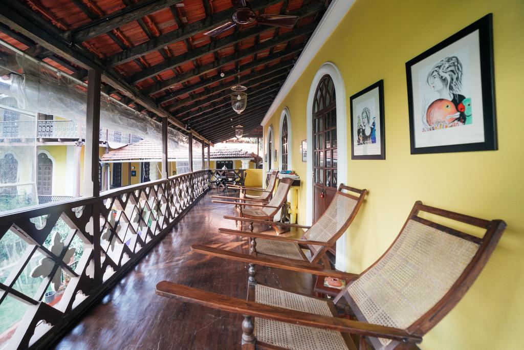 Casa Menezes - A Heritage Goan Homestay แบมโบลิม ภายนอก รูปภาพ