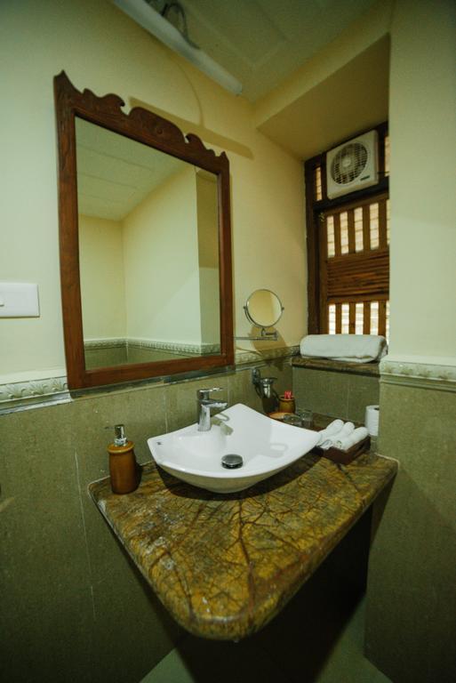 Casa Menezes - A Heritage Goan Homestay แบมโบลิม ภายนอก รูปภาพ
