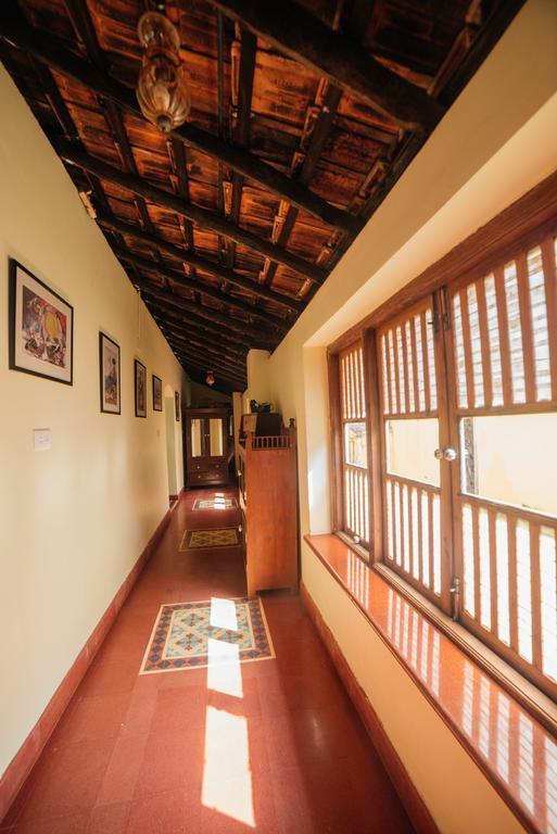 Casa Menezes - A Heritage Goan Homestay แบมโบลิม ภายนอก รูปภาพ