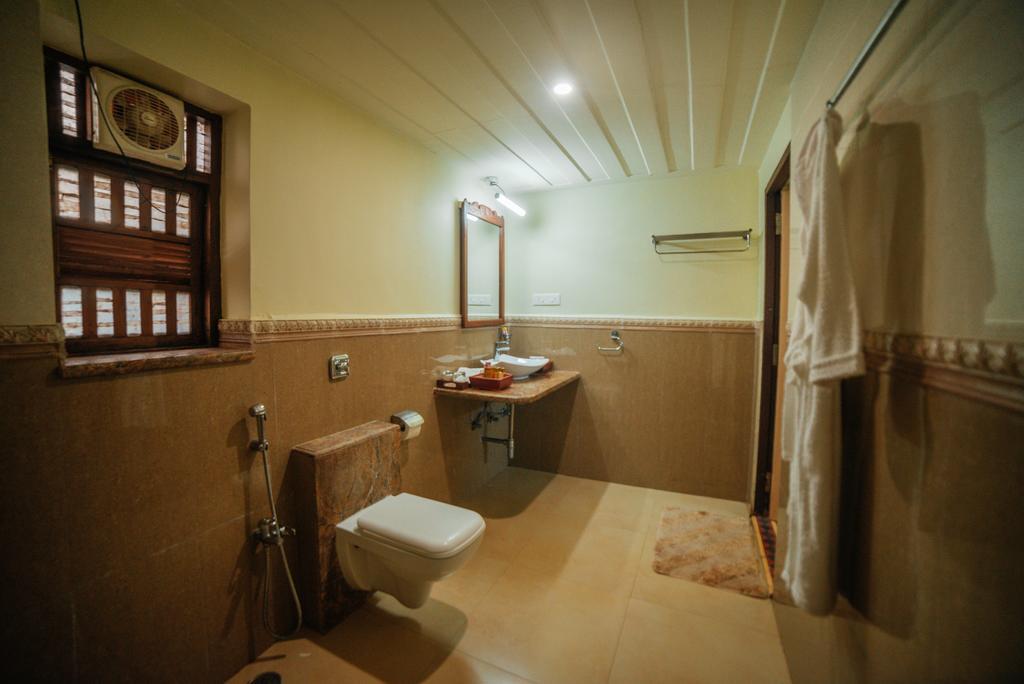 Casa Menezes - A Heritage Goan Homestay แบมโบลิม ภายนอก รูปภาพ