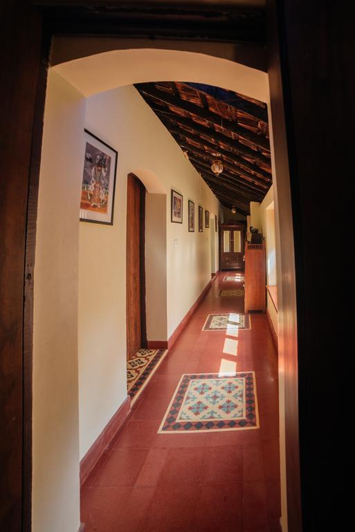 Casa Menezes - A Heritage Goan Homestay แบมโบลิม ภายนอก รูปภาพ